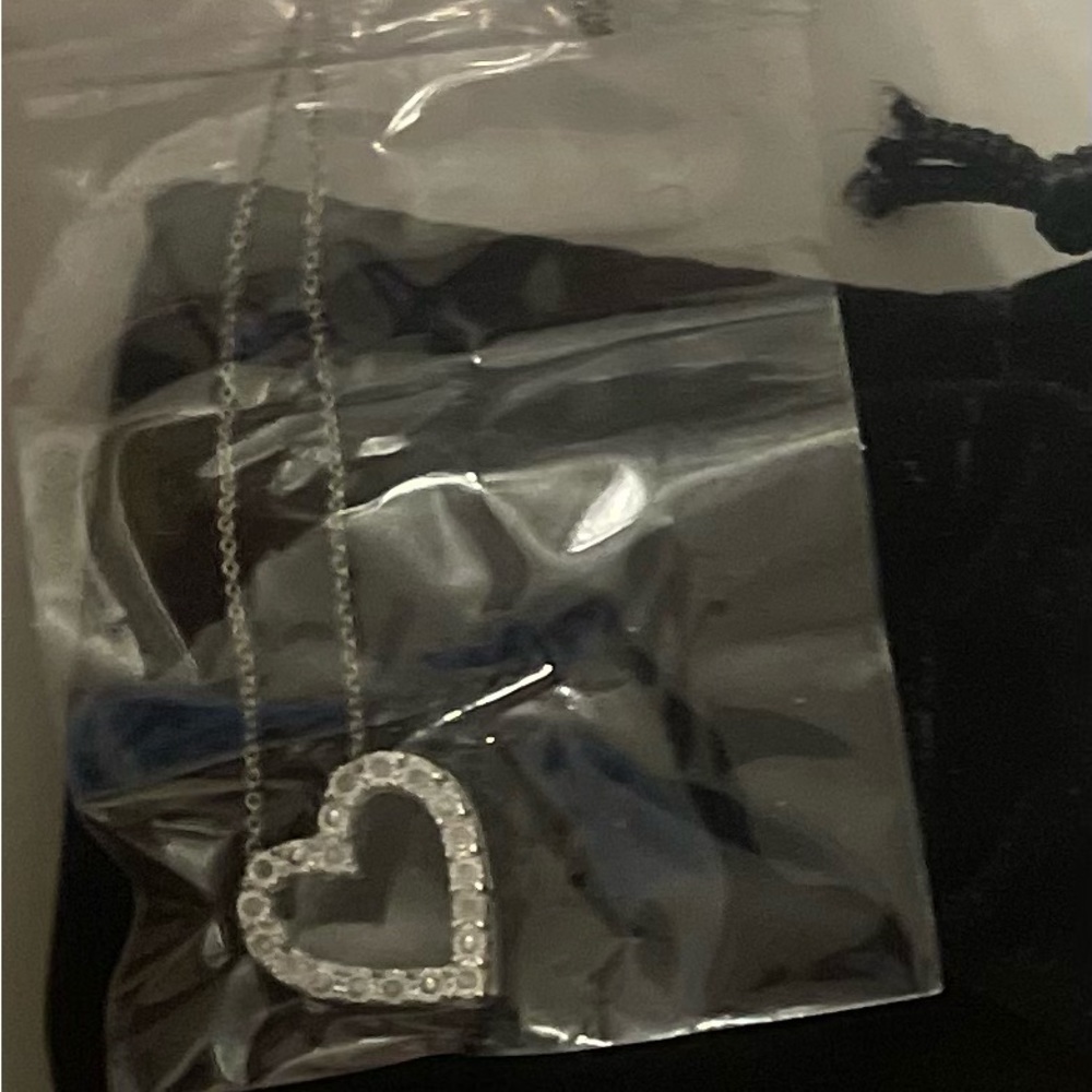 Genuine Diamond Heart 18" Pendant Necklace 1/10 ct. t.w. in Sterling Silver NWT - Picture 6 of 7
